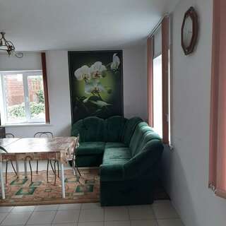 Гостевой дом Время счастья Ая Таунхаус с 2 спальнями-13