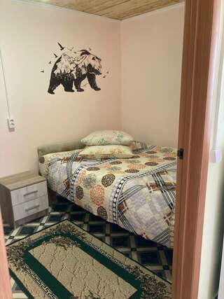 Гостевой дом Время счастья Ая Улучшенный четырехместный номер-2