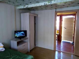 Гостевой дом Время счастья Ая Улучшенный номер с 2 кроватями размера «queen-size»-4