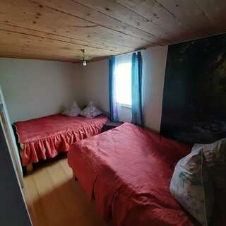 Гостевой дом Время счастья Ая Классический четырехместный номер-15